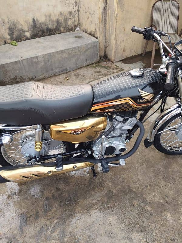 Honda self start special edition gold new 6