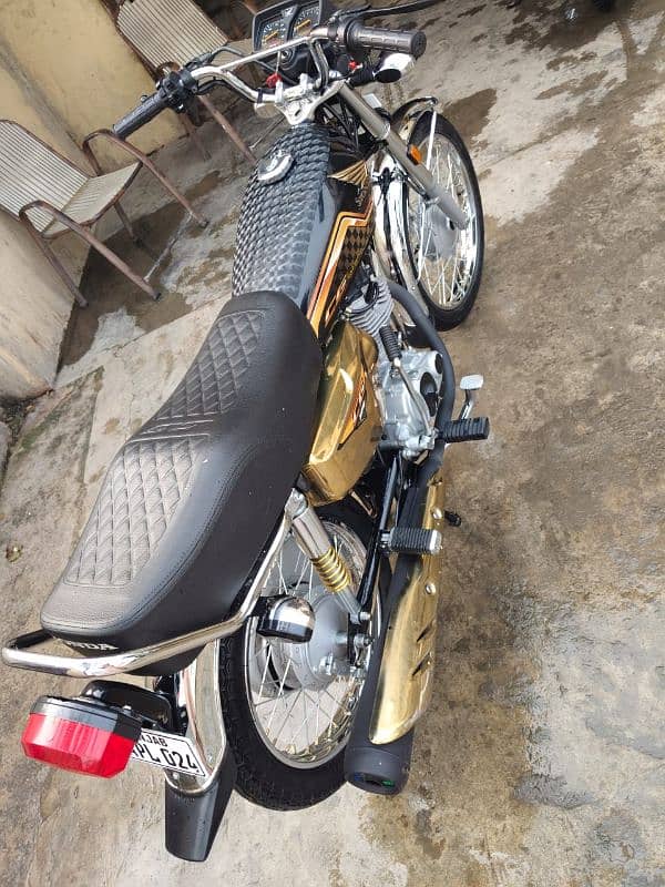 Honda self start special edition gold new 9