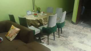 Dining table and chairs only 6 month used. high Quality