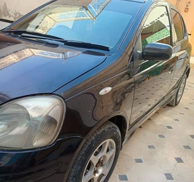 Toyota Vitz 2004 4