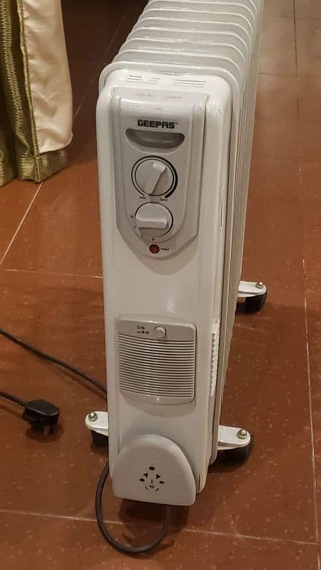 Geepas Electric oil heater 3