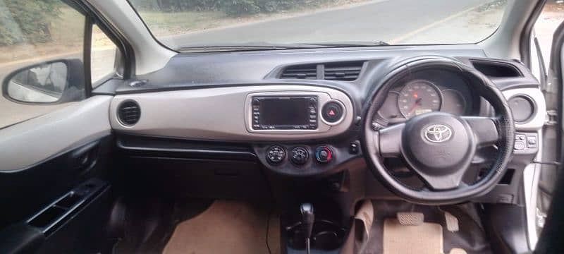 Toyota Vitz 2013 9