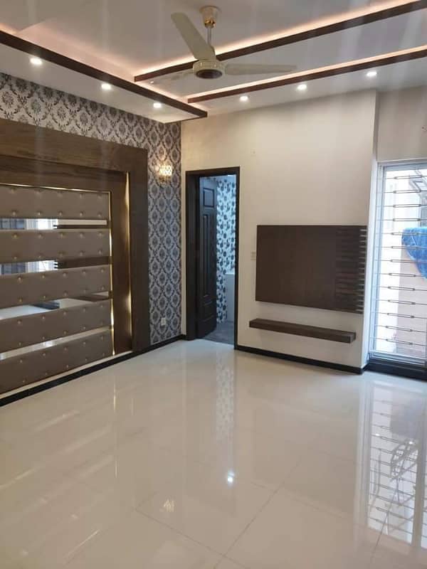 12 Marla House Islamabad G 13 old 2 Years 6 Bedroom Attach Washroom VIP Location 8