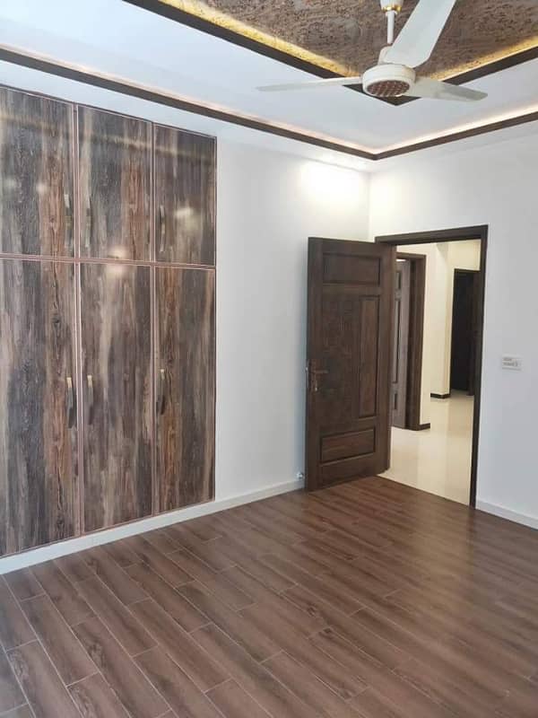 12 Marla House Islamabad G 13 old 2 Years 6 Bedroom Attach Washroom VIP Location 20