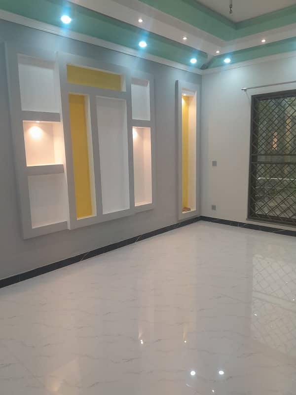 10 Marla Triple Storey House For Sale 1