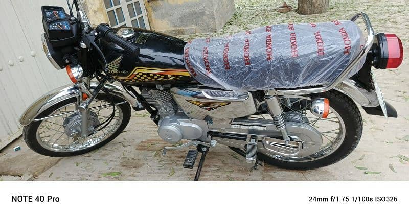 Honda 125 / 2024 Model Black Clr 1