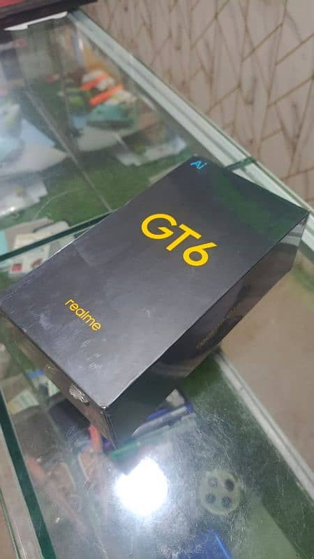 Realme GT 6 1