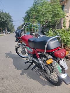 Honda 70 | First Owner | 95000 | Lush condition | Lahore