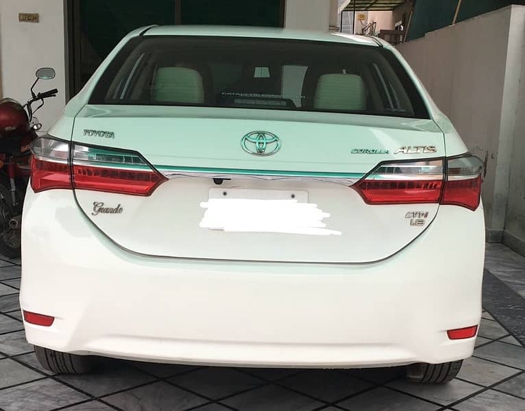 Toyota Altis Grande 2018 4