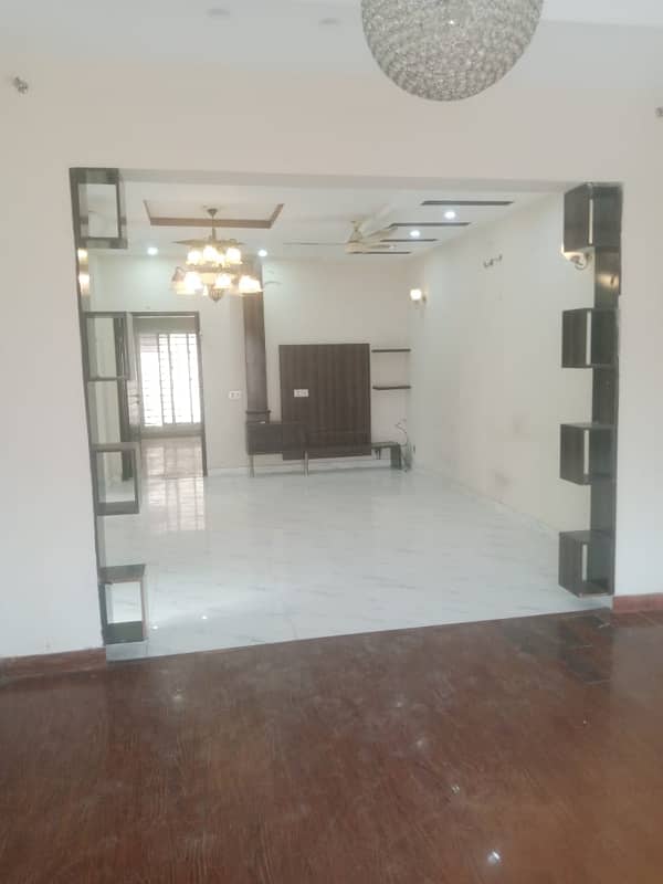 10 Marla House For Sale in Bahria Town Lahore. 9