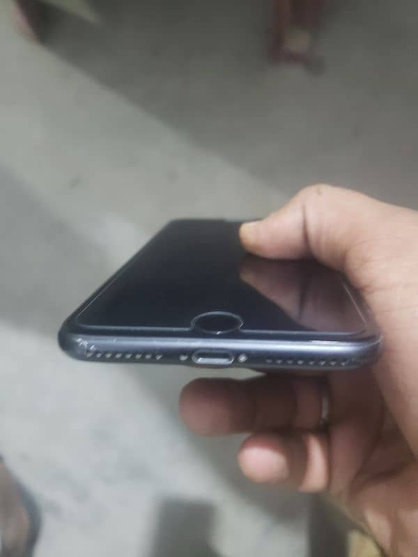 Urgent sale iphone 7plus 32gb bypass 2