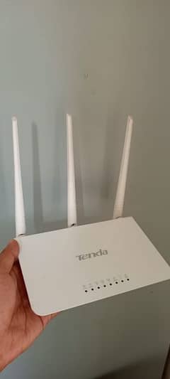 Tenda N300 F3 Router perfect condition