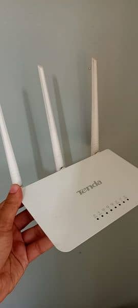 Tenda N300 F3 Router perfect condition 2