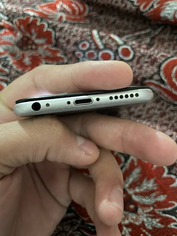 apple iPhone 6 , 16 gb pta approved 1