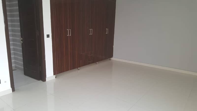 1 kanal house for sale in E11 24