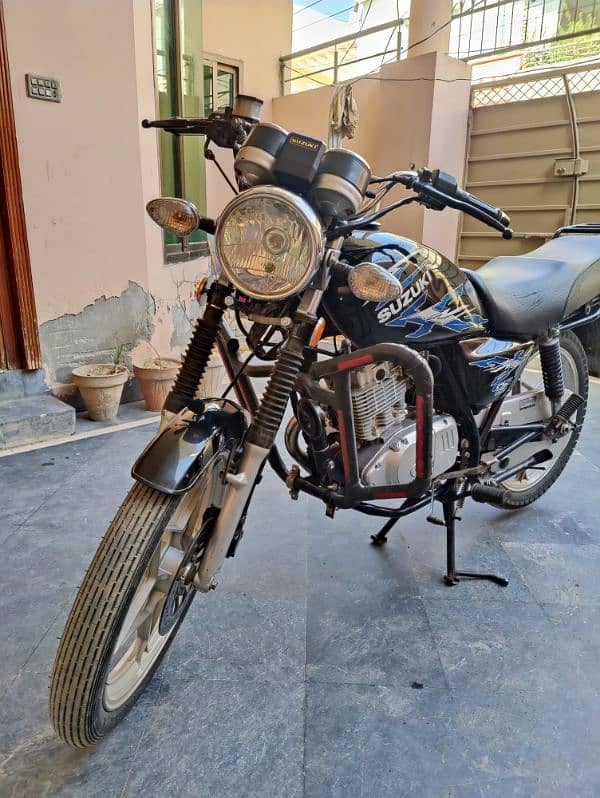 Suzuki GS 150 SE 2022 model urgent sale 1