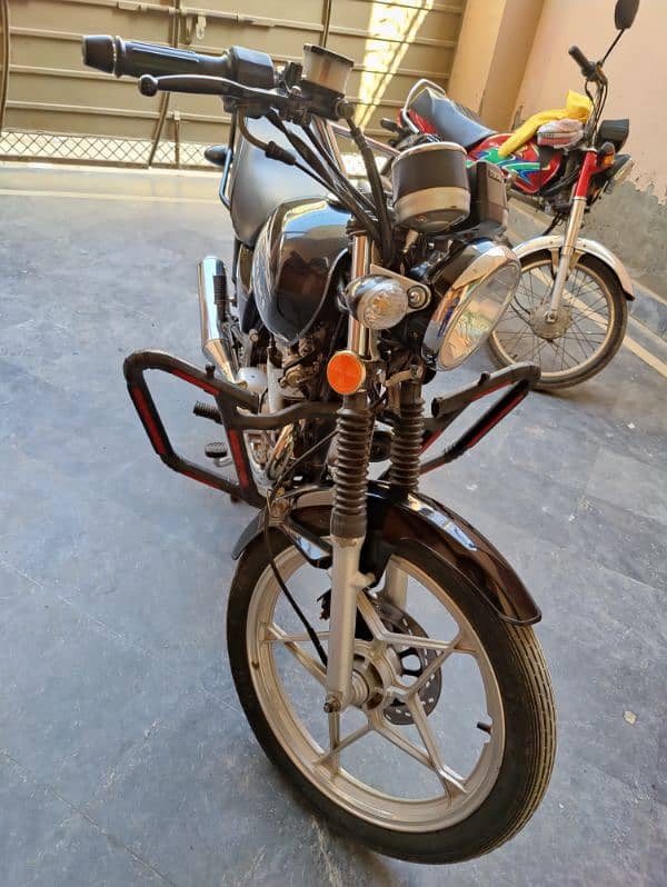 Suzuki GS 150 SE 2022 model urgent sale 2