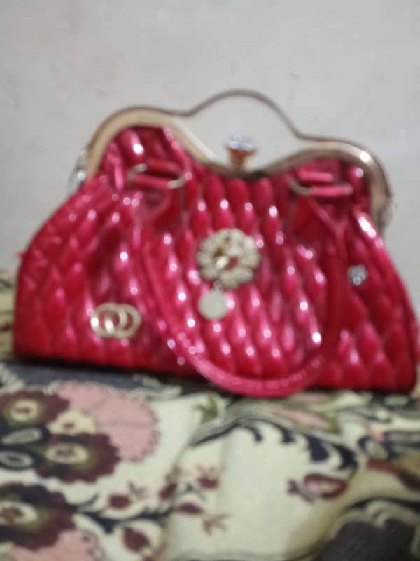 Red amazing handbag for sale 3