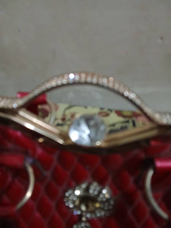 Red amazing handbag for sale 4