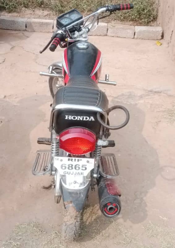 Honda motorcycle 125 cc 3