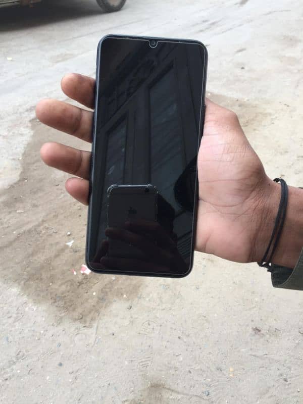 Infinix hot 8lite only contact my WhatsApp 03207457155 1