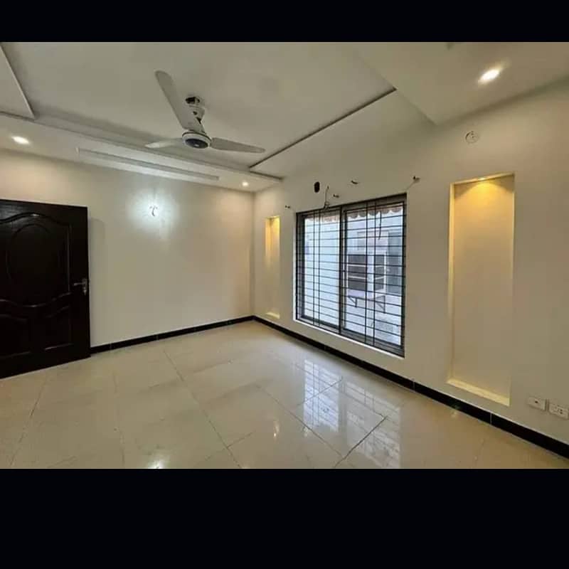 10 Marla Upper Portion For Rent In Paragon City Lahore 3