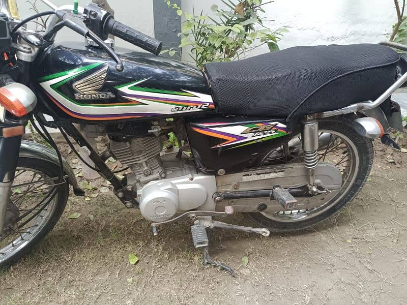 Honda CG 125 Black colour original taping 10/10 condition 0