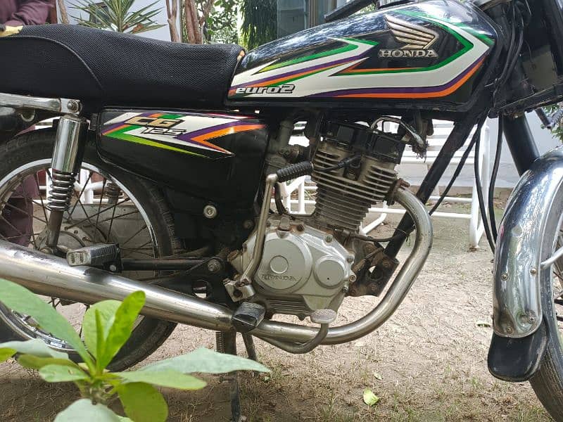 Honda CG 125 Black colour original taping 10/10 condition 1