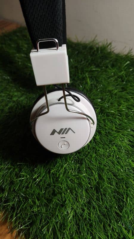 Nia Q8 Bluetooth Headphones 11