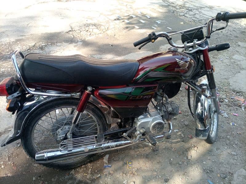 Honda CD 70 Red 5