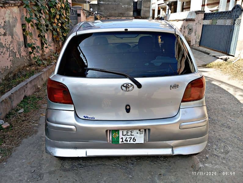 Toyota Vitz 2002 1