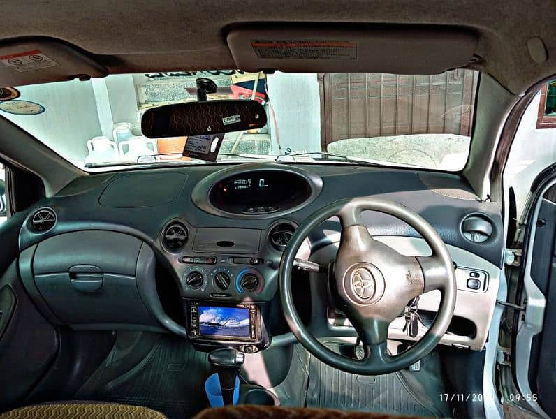 Toyota Vitz 2002 15