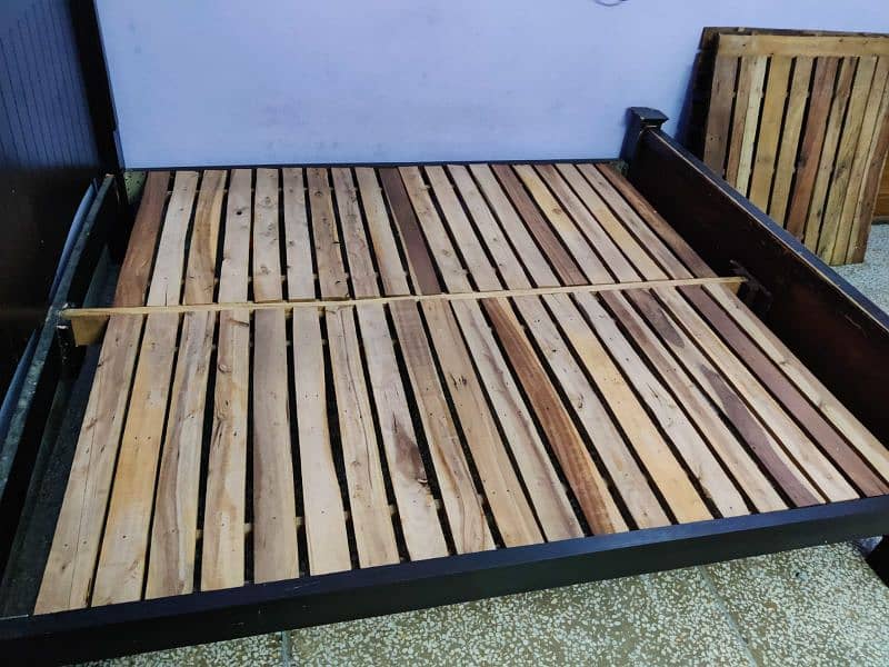 King size bed for sale in Lahore 4