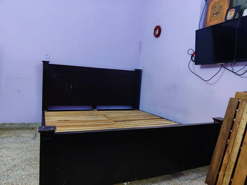 King size bed for sale in Lahore 7