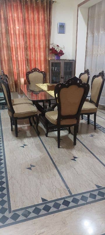 Chinioti dining with chairs 0