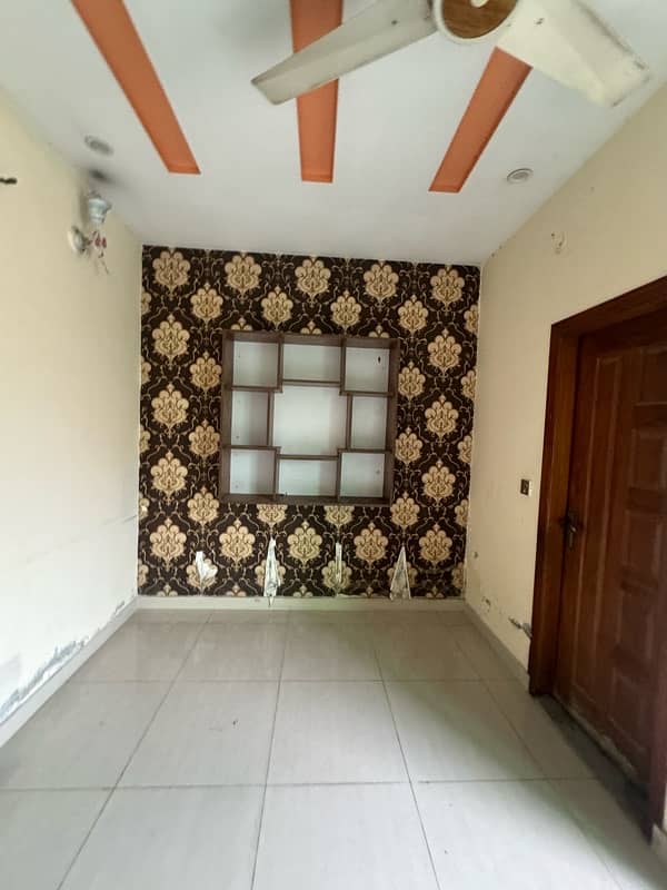 12 Marla Vvip Upper Portion Fully Tiled Woodwork Ceiling 3