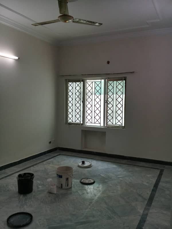 G11 SPACIOUS 30 - 60 GROUND PORTION FOR RENT NEAR MARKAZ 0