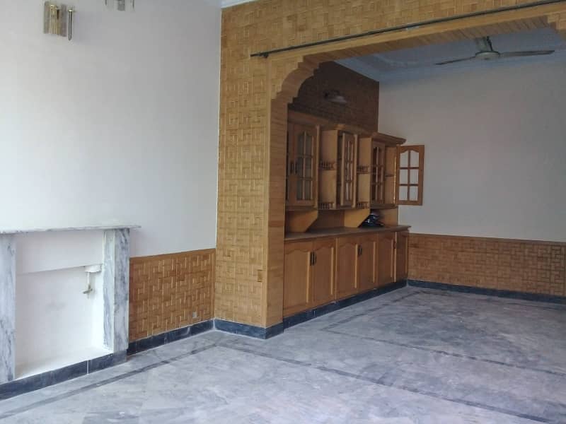 G11 SPACIOUS 30 - 60 GROUND PORTION FOR RENT NEAR MARKAZ 8