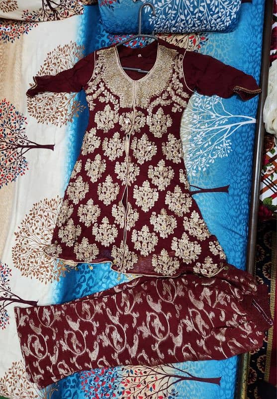 6 Ladies small size 38 suits and Froks for sale 13