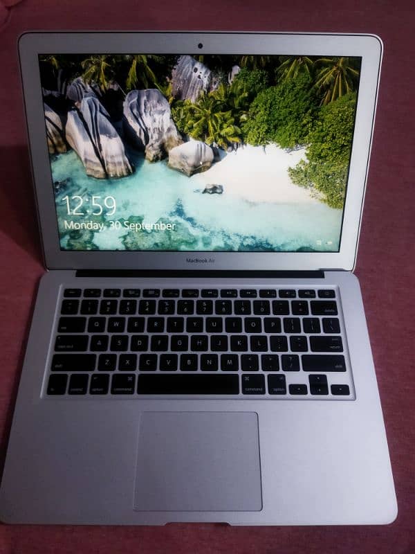 MacBook Air 2013 4th gen 0