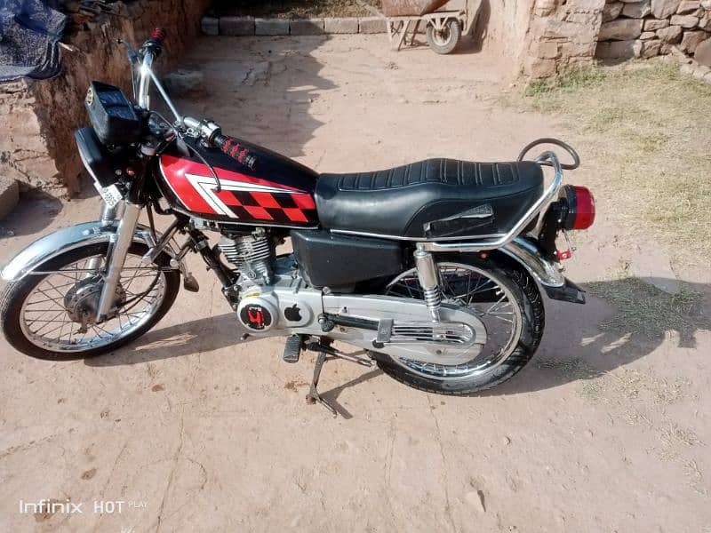 Honda motorcycle 125 cc 7