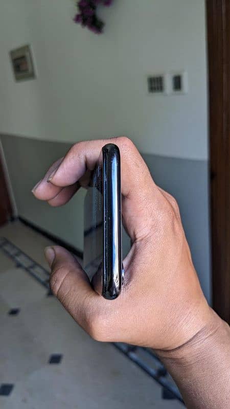 Iphone X | 64GB | Factory Unclock - Non PTA 5