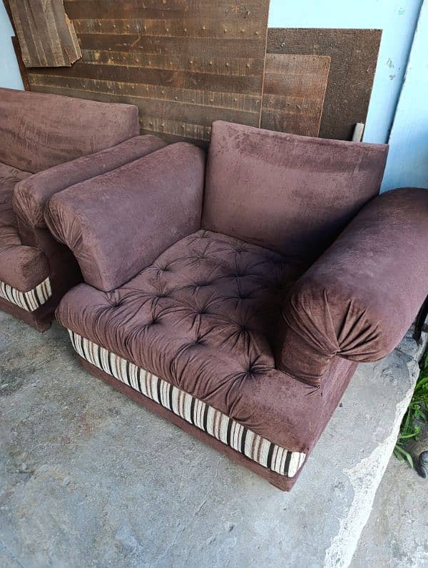 solid wood 5 seater sofa in excellent condition 3