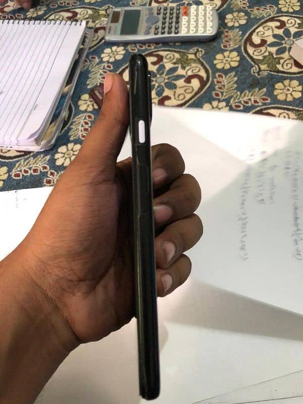 Google pixel 4aG 3