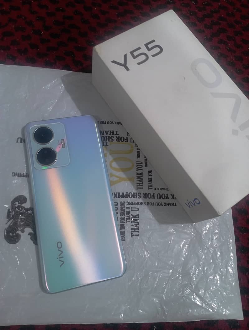 Vivo Y55 8/128gb (with box and original assecories) *Read Ad 3