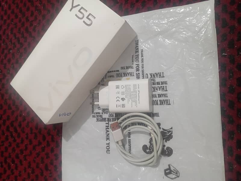 Vivo Y55 8/128gb (with box and original assecories) *Read Ad 9