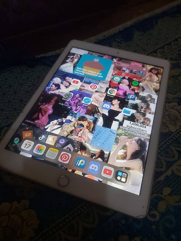 ipad 5 generation 9/10 condition not open 1