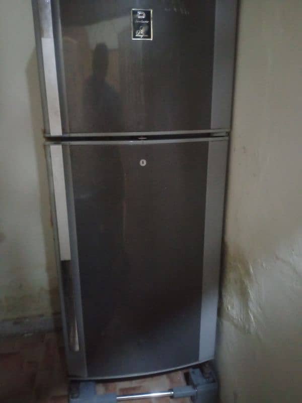 Dawlance fridge  Size. medium 0