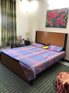 this bed is used but in a perfect condition,message to buy