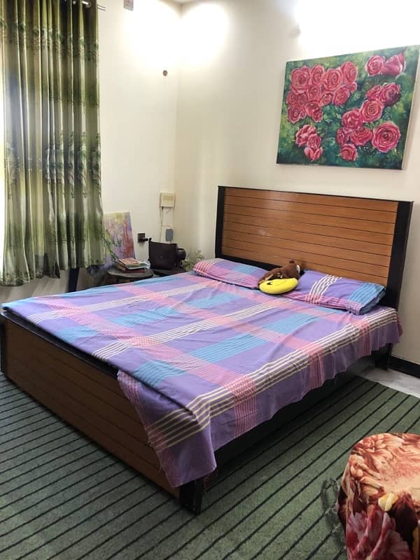 this bed is used but in a perfect condition,message to buy 0